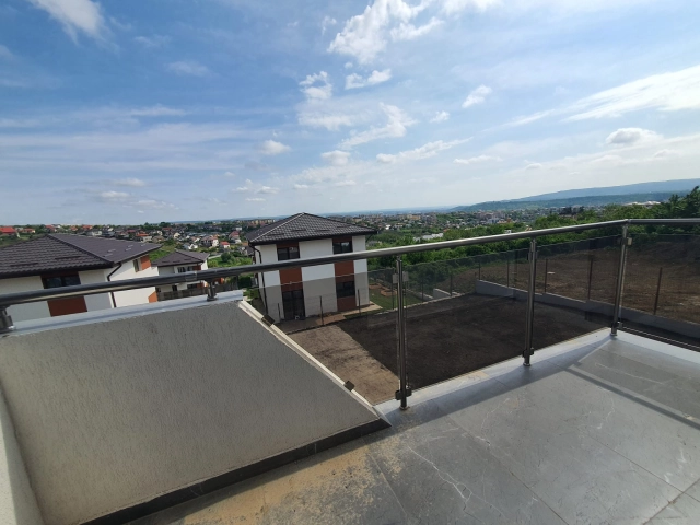 Apartament 3 camere - Miroslava