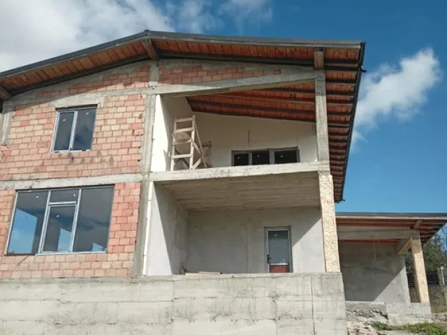 Casa de vanzare, 5 camere,  200mp, Est,  (Polivalenta) 161730