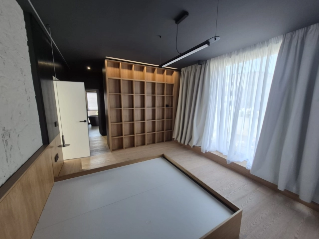 Apartament 5 camere - Miroslava