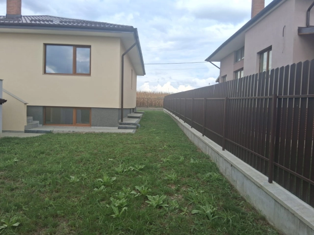 Apartament 6 camere - Lunca Cetatuii