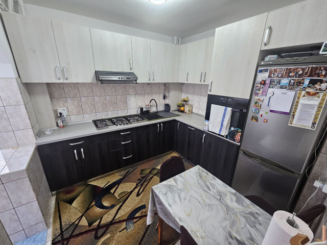 Apartament de vanzare, 3 camere,  decomandat,  80 mp, Frumoasa,  (Continental) 160165