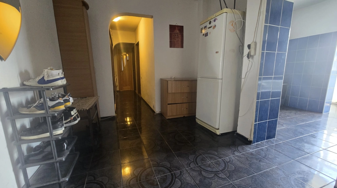 Oferta Nicolina apartament 70 mp, 3 camere, decomandat, de vanzare,  Prima statie - 50m de bulevard imagine 1