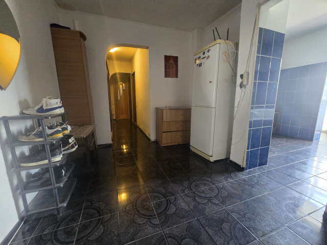 Nicolina apartament  70 mp, 3 camere,  decomandat, de vanzare,  (Prima statie - 50m de bulevard) 162419