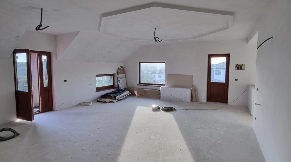 Oferta Casa, 7 camere , 230 mp, Valea Adanca, de vanzare,  5 drumuri imagine 1