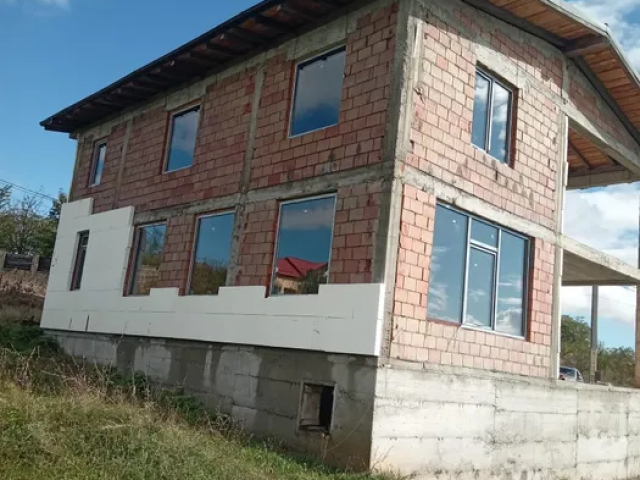 Casa de vanzare, 5 camere,  200mp, Est,  (Polivalenta) 161730