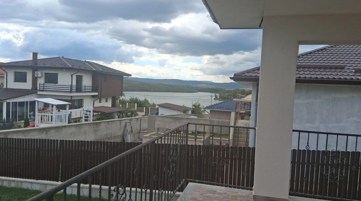 Oferta Lunca Cetatuii casa 170 mp, 6 camere, de vanzare,  pe soseau de centura imagine 1
