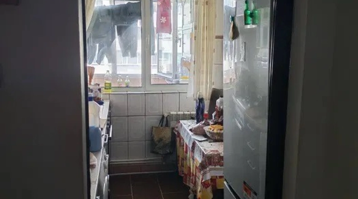 Oferta Apartament, 2 camere semidecomandat, 52 mp, Podu Ros, de vanzare,  Sensul Giratoriu Podu ros imagine 2