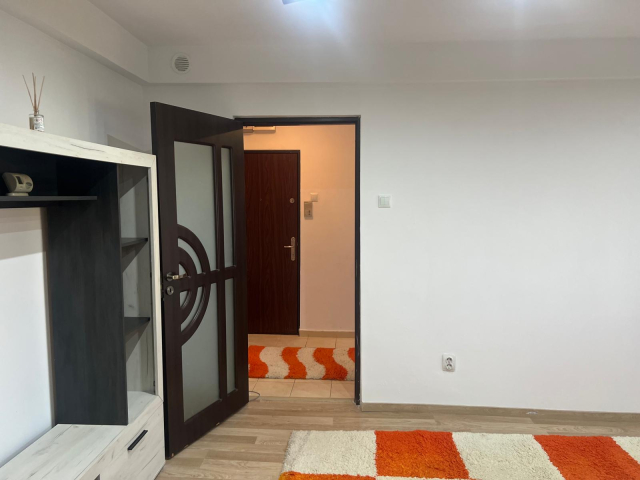 Apartament de vanzare, 2 camere,  semidecomandat,  53 mp, Podu Ros,  (Magazinul Tesko) 163010