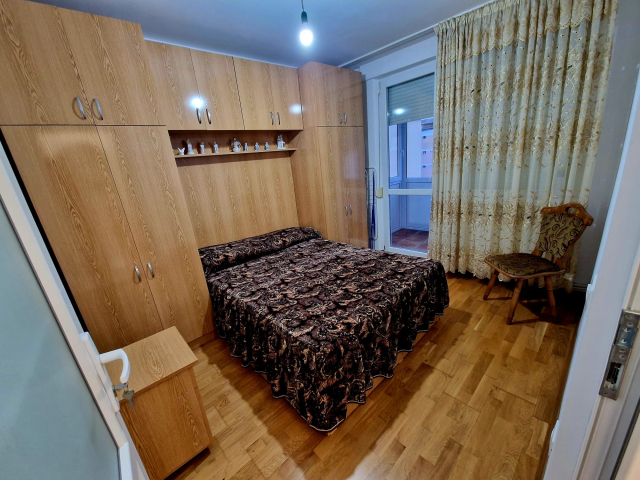 Calea Romanului apartament  45 mp, 2 camere,  decomandat, de vanzare,   163029