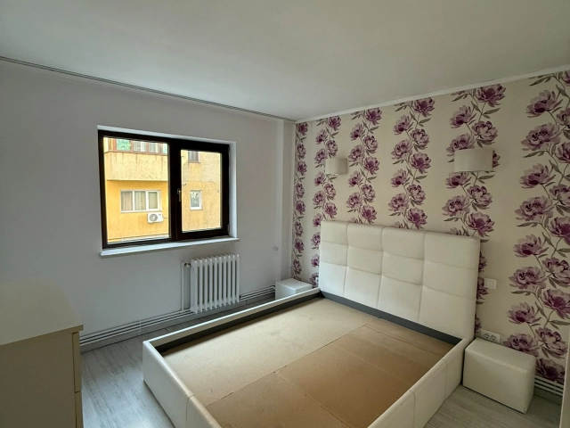 Apartament 3 camere - Central