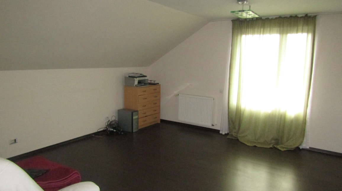 Oferta Casa, 6 camere , 270 mp, Barnova, de vanzare,  Pietrarie imagine 4