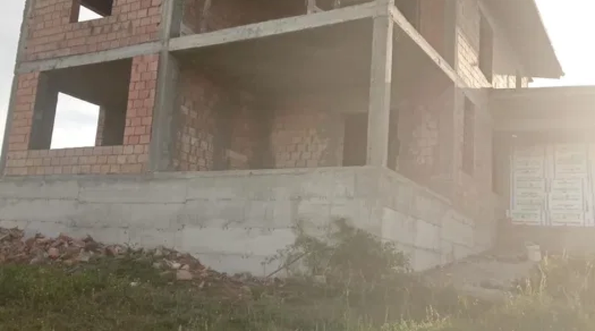 Oferta Casa de vanzare, 5 camere, 200 mp, Est,  Polivalenta imagine 3