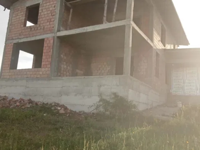 Casa de vanzare, 5 camere,  200mp, Est,  (Polivalenta) 161730