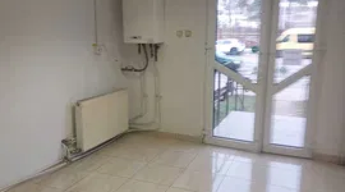 Oferta Spatiu comercial de inchiriat Central Pod Caprioara 65mp  imagine 1