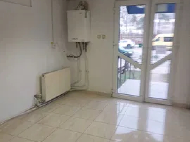 Spatiu comercial Central Pod Caprioara 65mp  161218