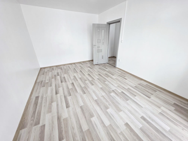 De vanzare apartament, 2 camere,  decomandat,  54 mp, Mircea cel Batran,  (BRD) 163107