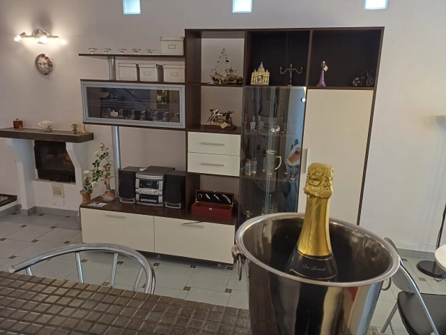 Apartament 4 camere - Breazu