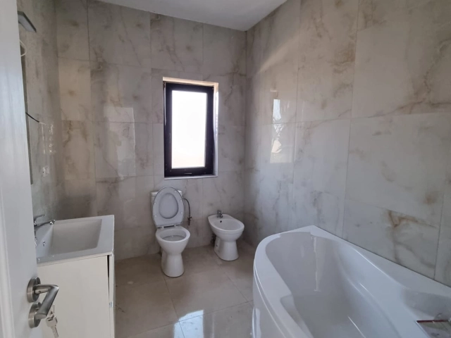Apartament 4 camere - Popas Pacurari