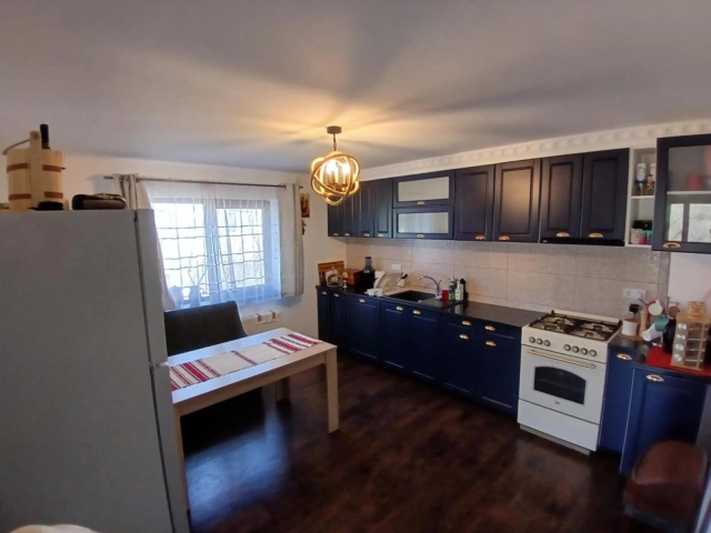 Apartament 3 camere - Breazu