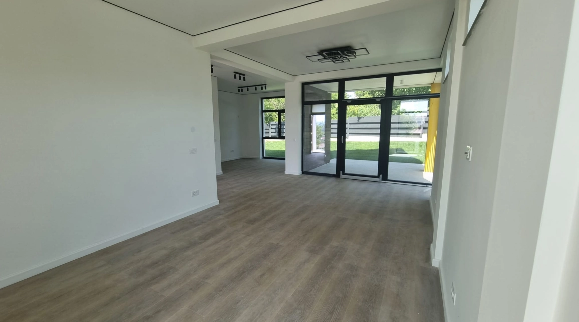 Oferta 4 camere, 106 mp, de vanzare casa in zona Bucium,  TLT Visan imagine 1