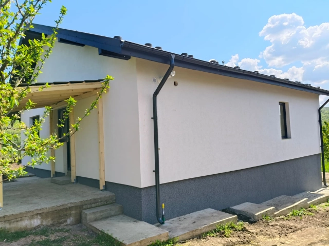 Apartament 3 camere - Tomesti
