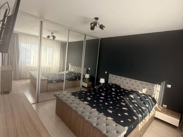 Apartament 4 camere - Miroslava
