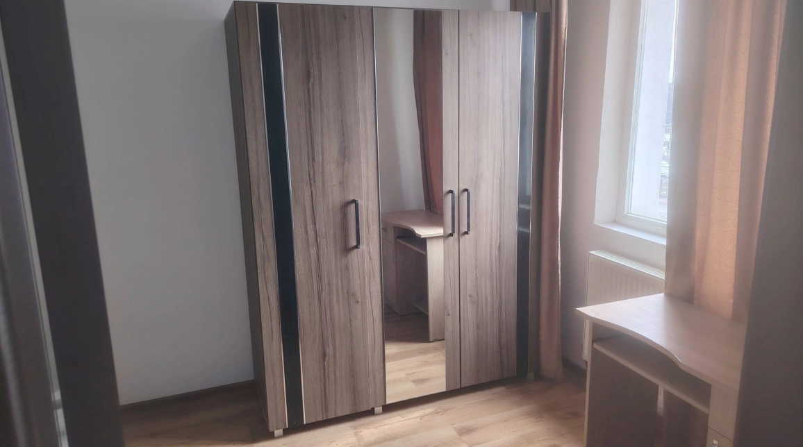 Oferta Alexandru cel Bun apartament 40 mp, 2 camere, semidecomandat, de inchiriat,  Piata Voievozilor imagine 2