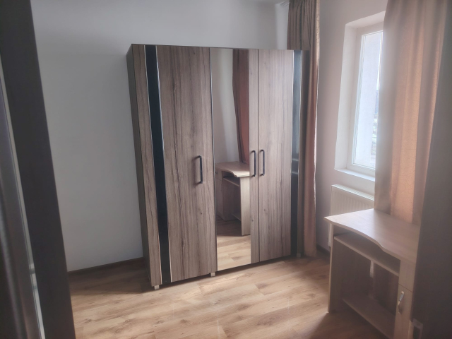 Alexandru cel Bun apartament  40 mp, 2 camere,  semidecomandat, de inchiriat,  (Piata Voievozilor ) 162004