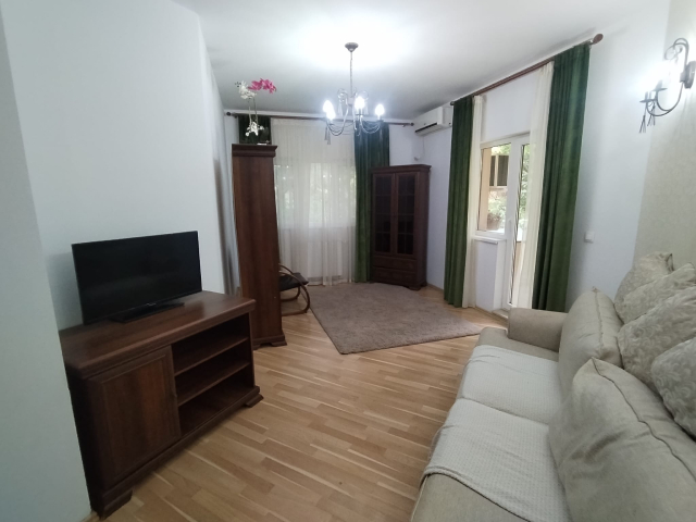 2 camere,  semidecomandat,  55 mp, de inchiriat apartament in zona Copou,  (Copou Bellevue) 163183