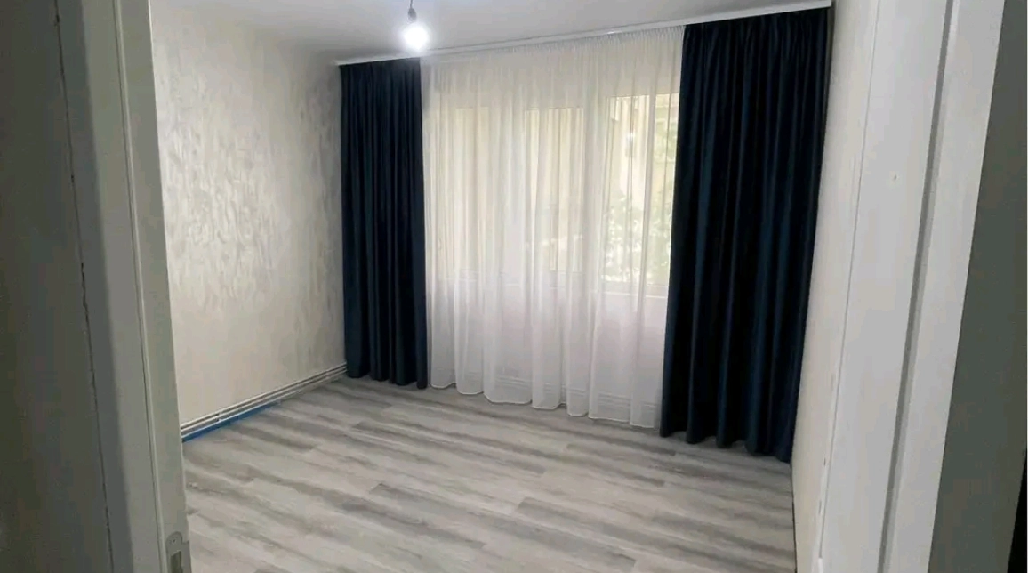 Oferta De vanzare apartament, 3 camere, decomandat, 72 mp, Alexandru cel Bun,  Minerva - la bulevard imagine 9