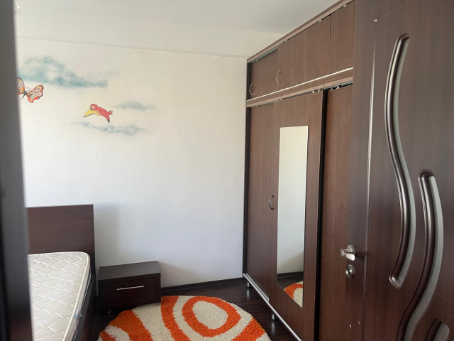 Apartament de vanzare, 2 camere,  semidecomandat,  53 mp, Podu Ros,  (Magazinul Tesko) 163010