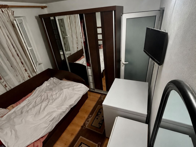 Pacurari apartament  56 mp, 3 camere,  semidecomandat, de vanzare,  (ALPHA BANK) 160614