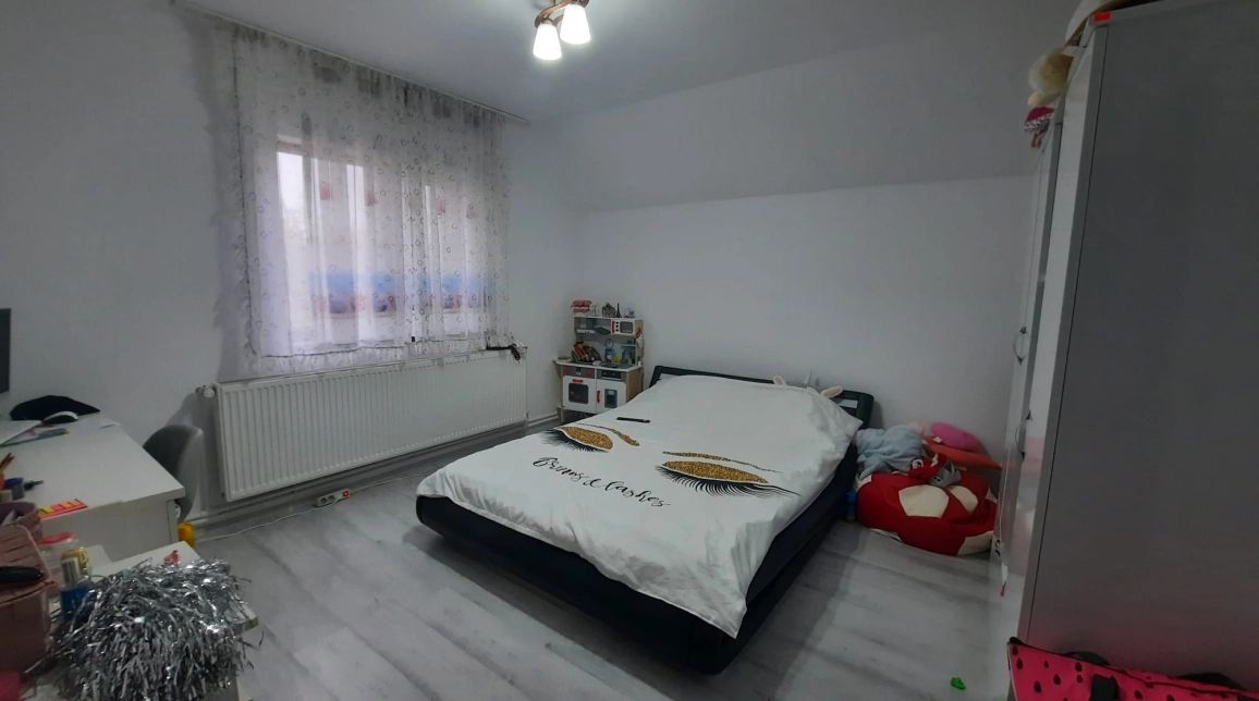 Oferta Miroslava casa 180 mp, 5 camere, de vanzare,  Centru imagine 9