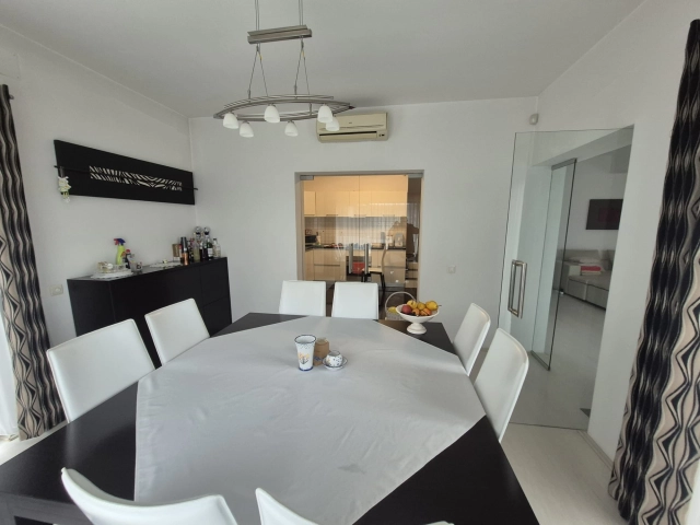 Apartament 5 camere - Bucium
