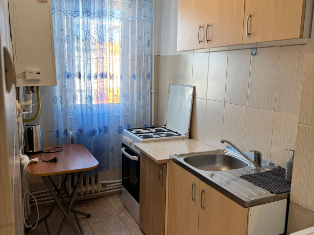 Podu Ros apartament  65 mp, 3 camere,  semidecomandat, de inchiriat,  (Colegiul National Biolog Emil Racovita ) 161834