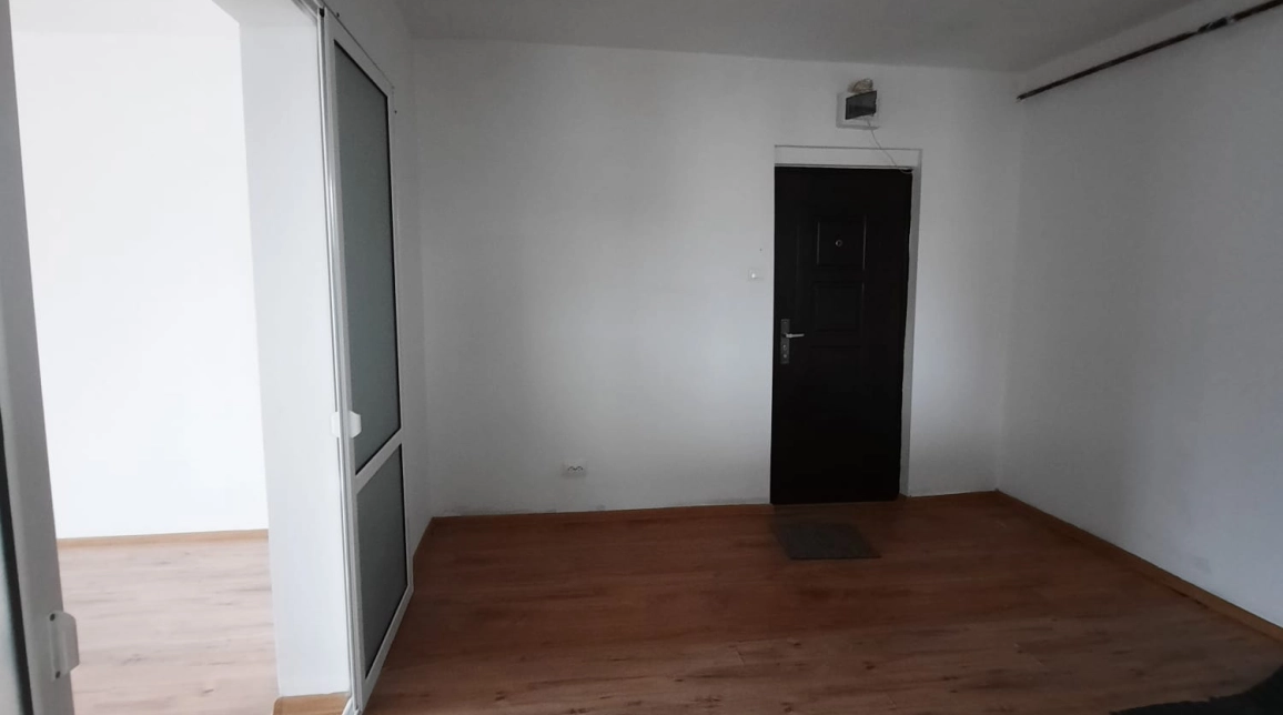 Oferta Apartament de vanzare, 3 camere, semidecomandat, 68 mp, Maratei,  Garofita imagine 4