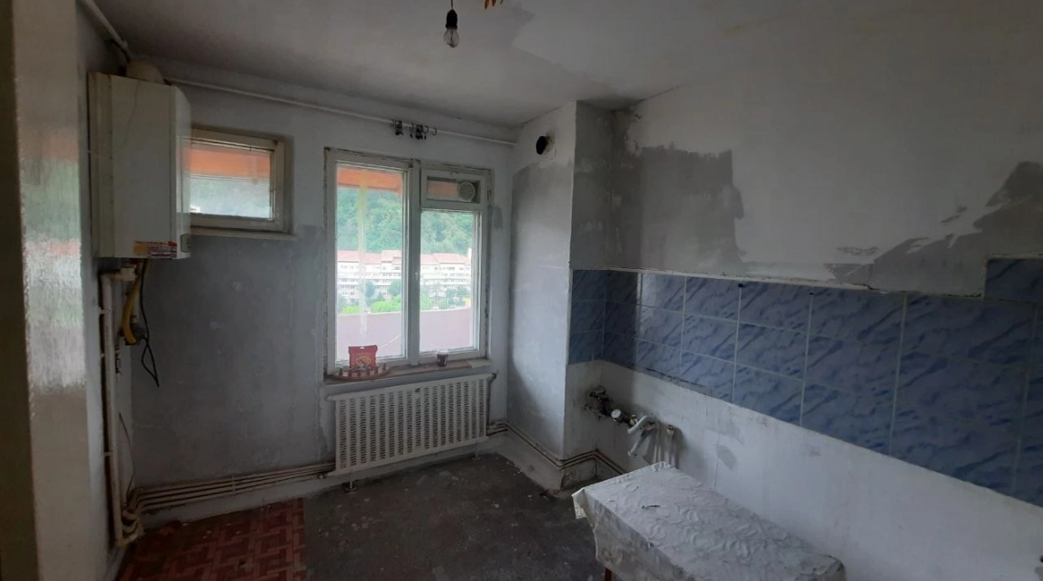 Oferta Central apartament 98 mp, 4 camere, decomandat, de vanzare,  Orhei imagine 5