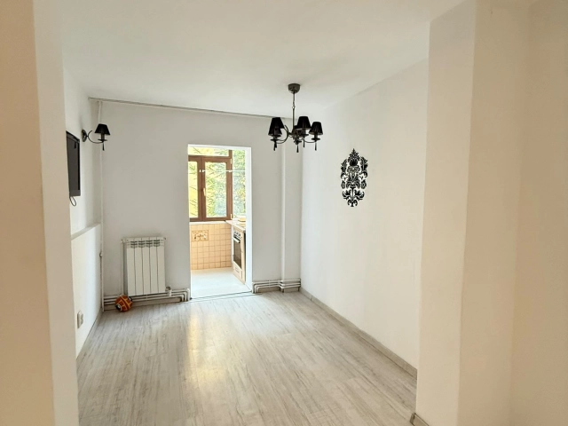 Apartament 3 camere - Central