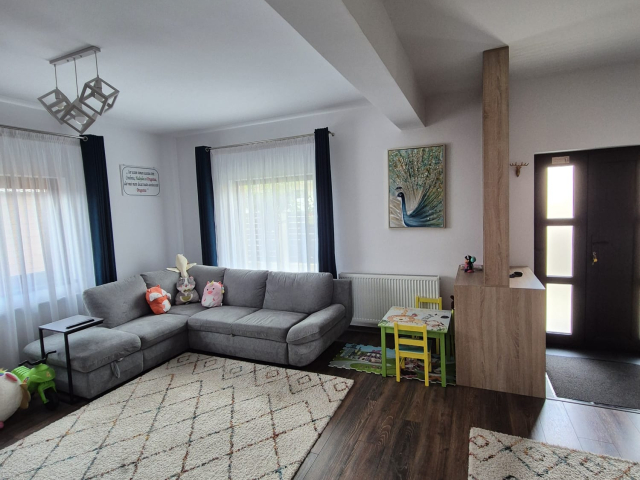 Vila de vanzare, 4 camere,  117mp, Valea Lupului,  (dupa Antena Orange) 160725