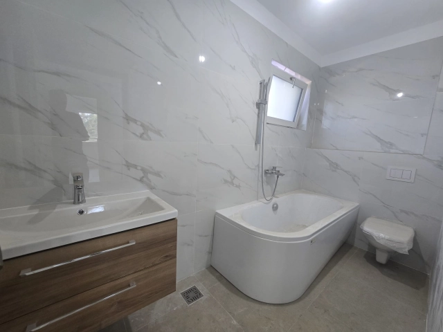 Apartament 4 camere - Bucium