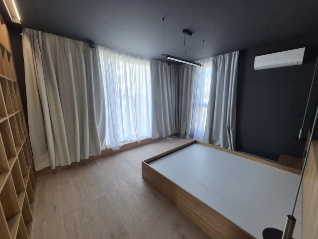 Apartament 5 camere - Miroslava