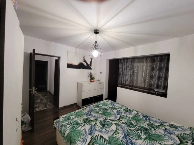 Apartament, 3 camere  semidecomandat,  64 mp, Podu Ros, de inchiriat,  (Restaurant Cotnari ) 161931