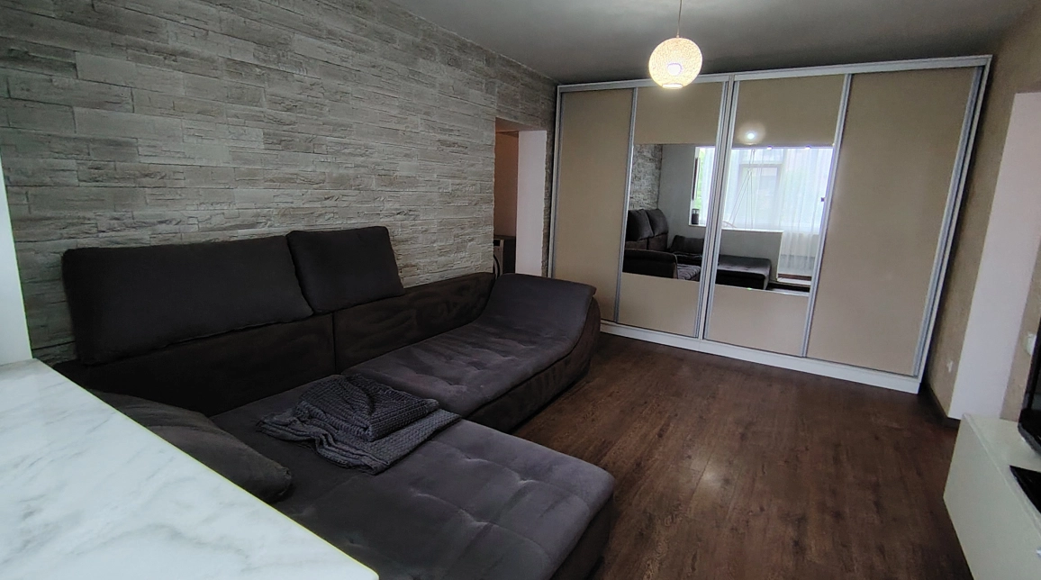 Oferta Apartament, 3 camere semidecomandat, 62 mp, Podu Ros, de inchiriat,  Liceul Cantemir imagine 1