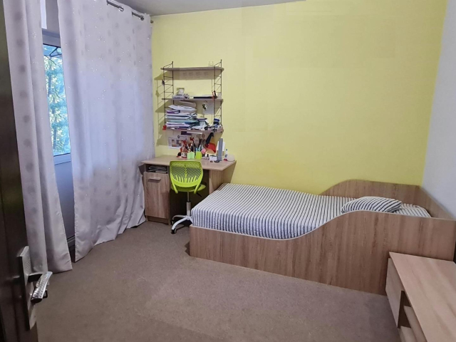 2 camere,  decomandat,  52 mp, de inchiriat apartament in zona Podul de Fier,  (Metropolitan) 163378