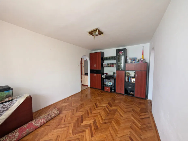 Darmanesti apartament  45 mp, 3 camere,  semidecomandat, de vanzare,   162874