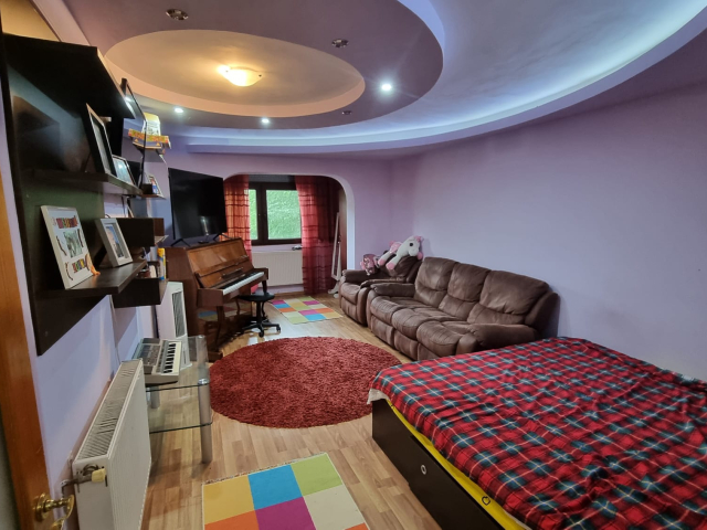 Apartament de vanzare, 2 camere,  decomandat,  60 mp, CUG,  (Scoala 42) 163155