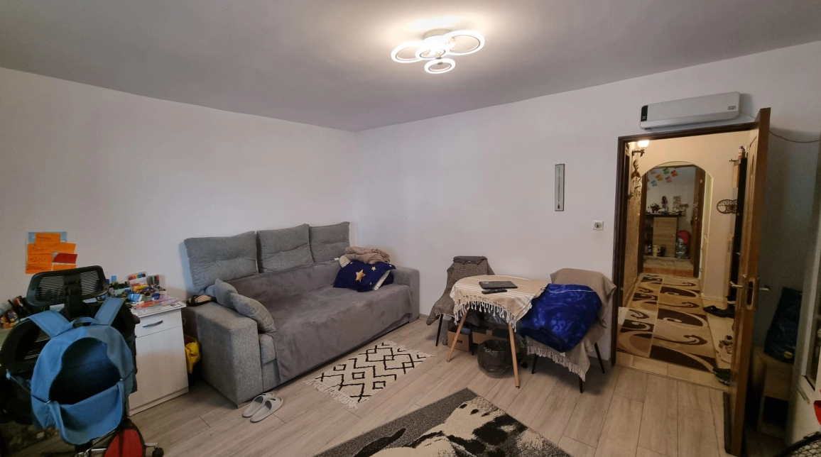 Oferta Apartament, 2 camere decomandat, 50 mp, Nicolina, de vanzare,  Belvedere imagine 2
