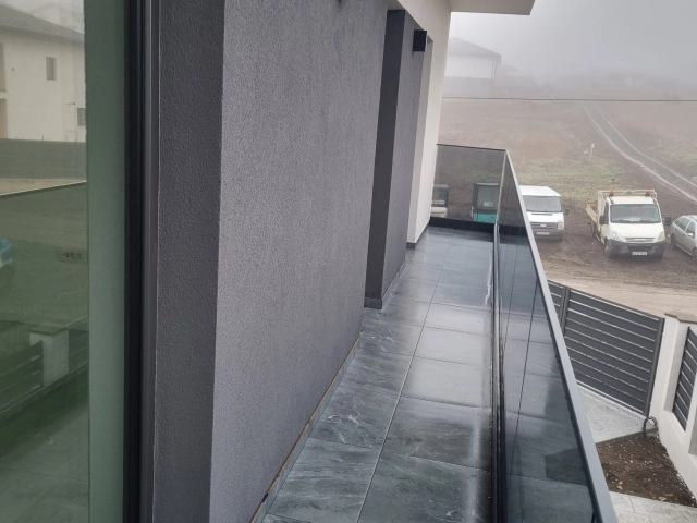 Apartament 4 camere - Miroslava