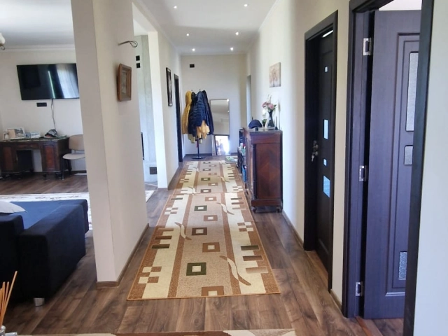 Apartament 3 camere - Semicentral