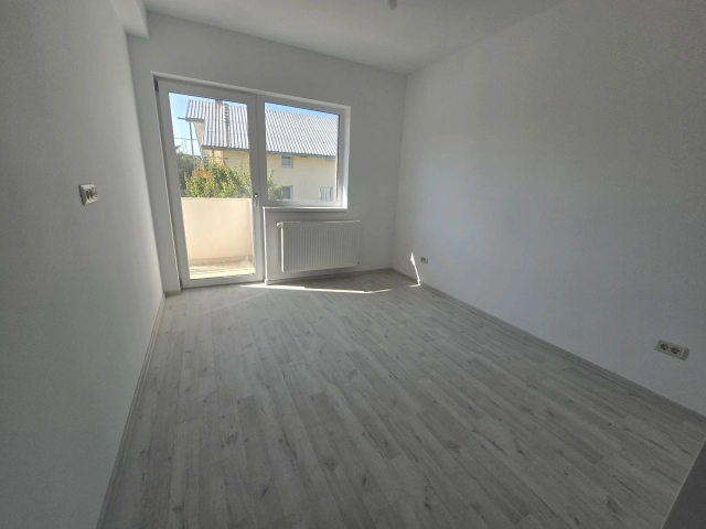 Apartament 4 camere - Bucium